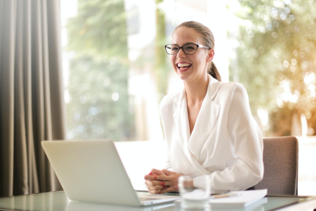 VA-Africa Photo of Virtual Assistant by Andrea Piacquadio: https://www.pexels.com/photo/laughing-businesswoman-working-in-office-with-laptop-3756679/